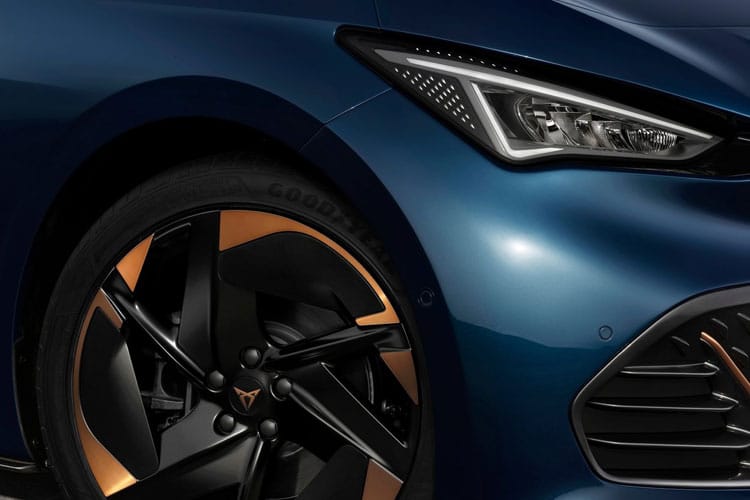 3465922 240kW e-Boost Exclusive Edition 59kWh 5dr Auto