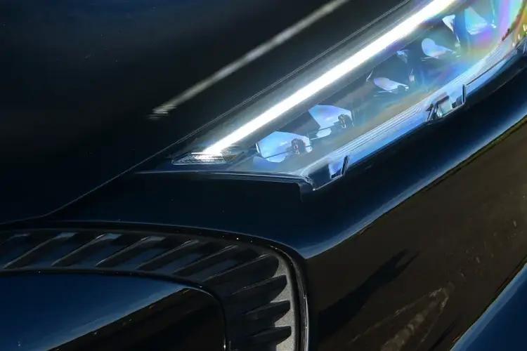 3466090 216kW Premium 91kWh RWD 5dr Auto