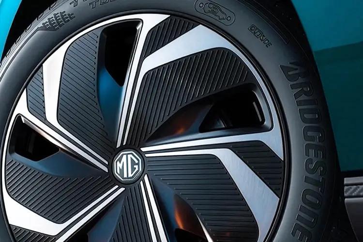 3459924 320kW XPOWER 64kWh 5dr Auto